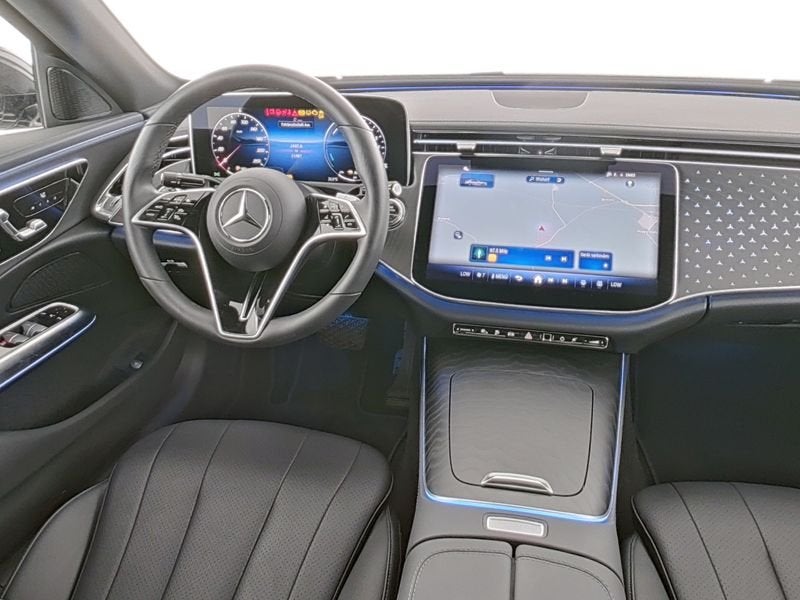 Mercedes-Benz E 300 de AIRMATIC Achterassturing DISTRONIC+ 3, Auto's, Automaat, Gebruikt, Zwart, 4 cilinders