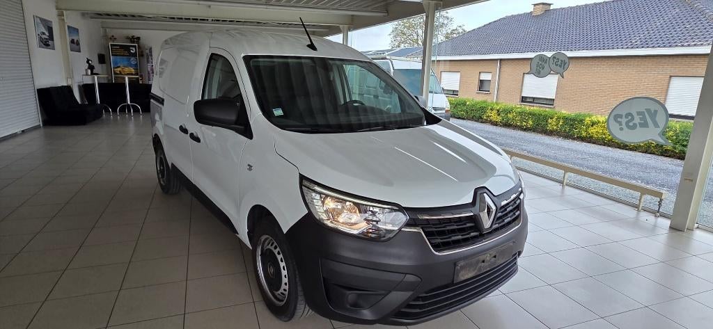 Renault Express 1.3 TCe 05/2022 75Kw 24.715km euro 6, Auto's, Voorwielaandrijving, 75 kW, 4 cilinders, Leder en Stof