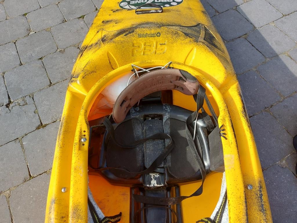 Pyranha 235 wildwaterkajak, Watersport en Boten, Kajaks, Ophalen, Gebruikt, 1-persoons