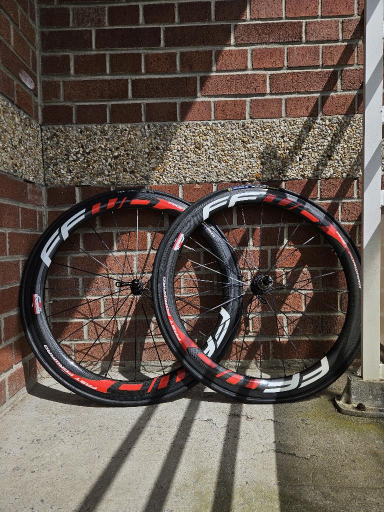 Paire de roues vélo route carbone FFWD F5r – Frein patin, Fietsen en Brommers, Fietsonderdelen, Racefiets, Gebruikt, FastFoward