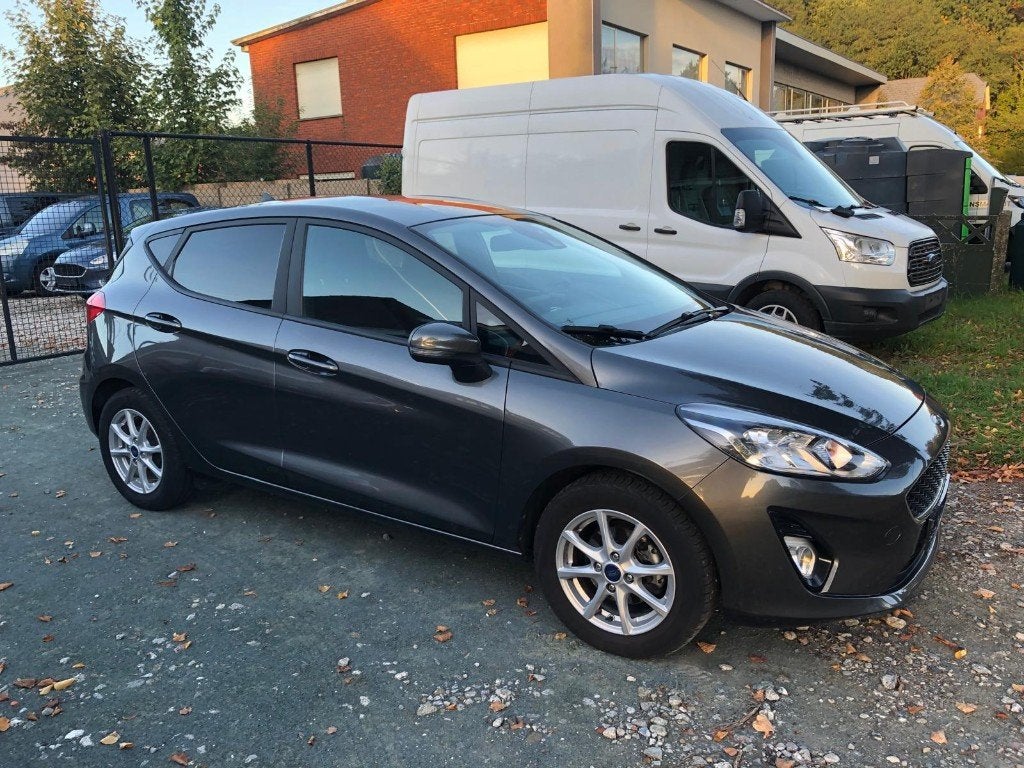 Ford Fiesta 1100 benzine 2021 met 55750 km, Auto's, Dealer onderhouden, Stof, 5 deurs, 55 kW