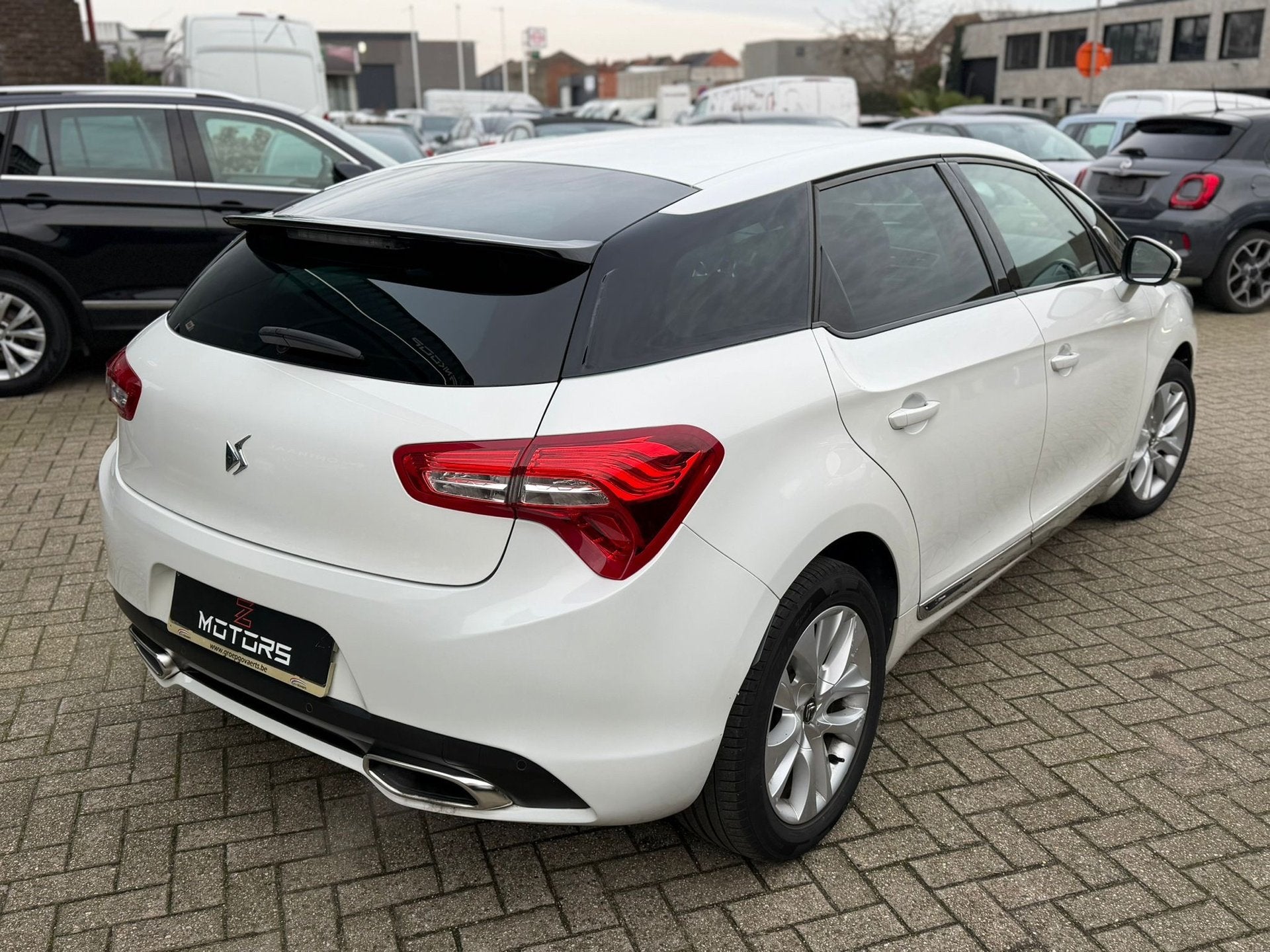 DS 5, Euro 5, Noir, 5 portes, Tissu
