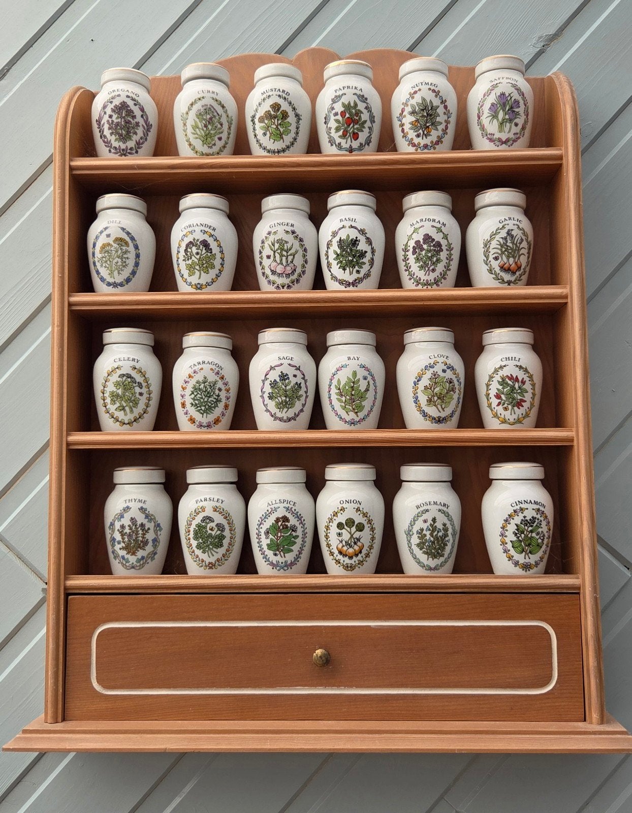 Etagère à épices vintage Franklin Mint ( Gloria Vanderbilt), Antiquités & Art, Antiquités | Ustensiles de cuisine, Enlèvement