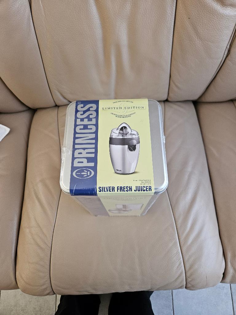 Princess Silver Fresh Juicer (model 201968), Elektronische apparatuur, Juicers, Nieuw, Citruspers, Elektrisch, Ophalen