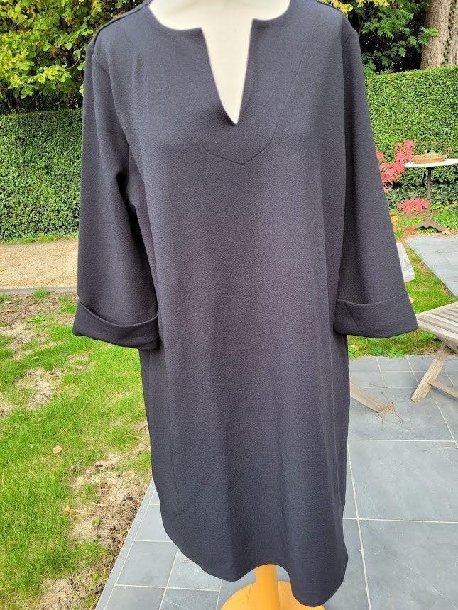 Zwart kleed large Sora, Kleding | Dames, Zwart, Ophalen of Verzenden, Zo goed als nieuw, Onder de knie