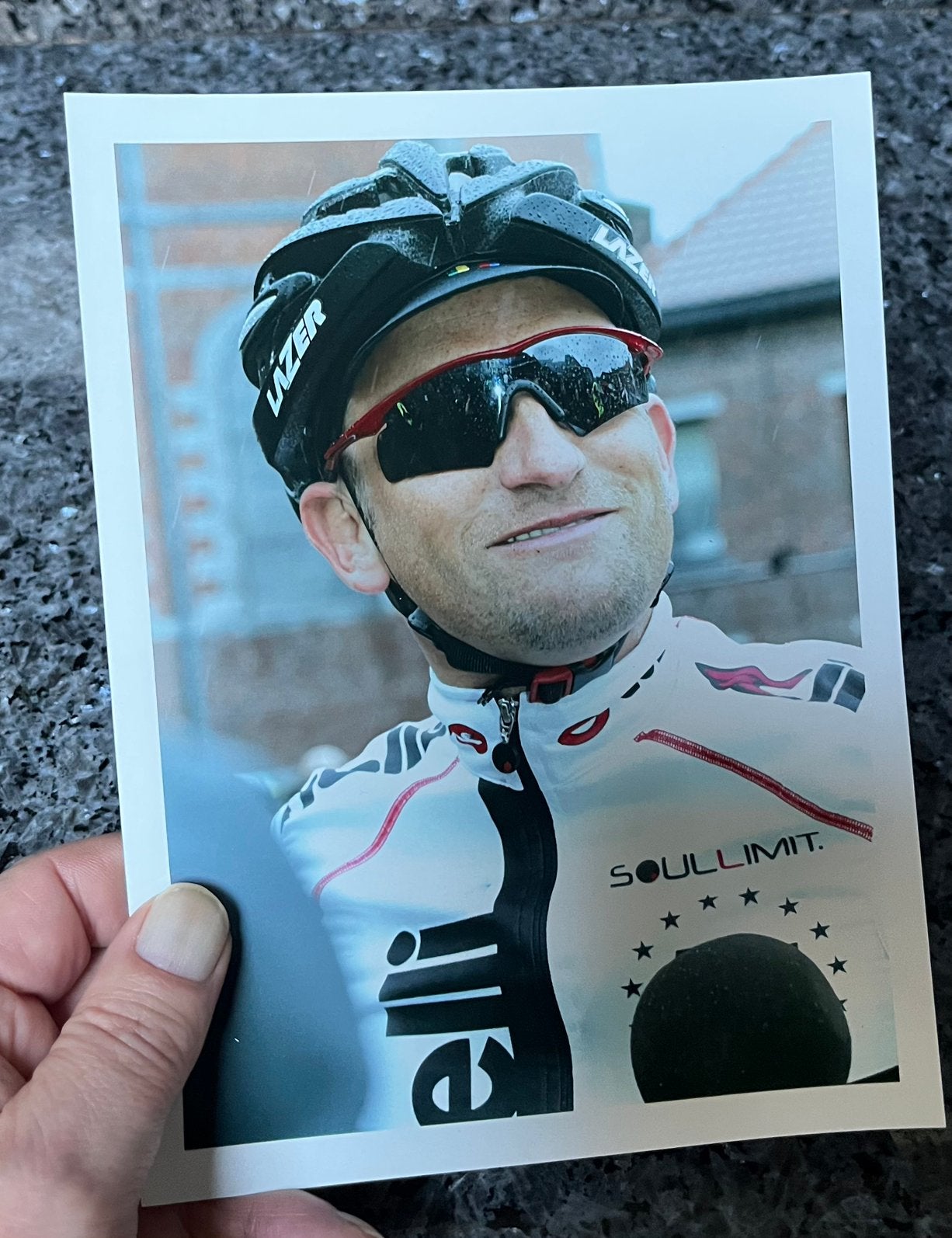 Le cycliste Frank Vandenbroucke 2009, Enlèvement, Comme neuf