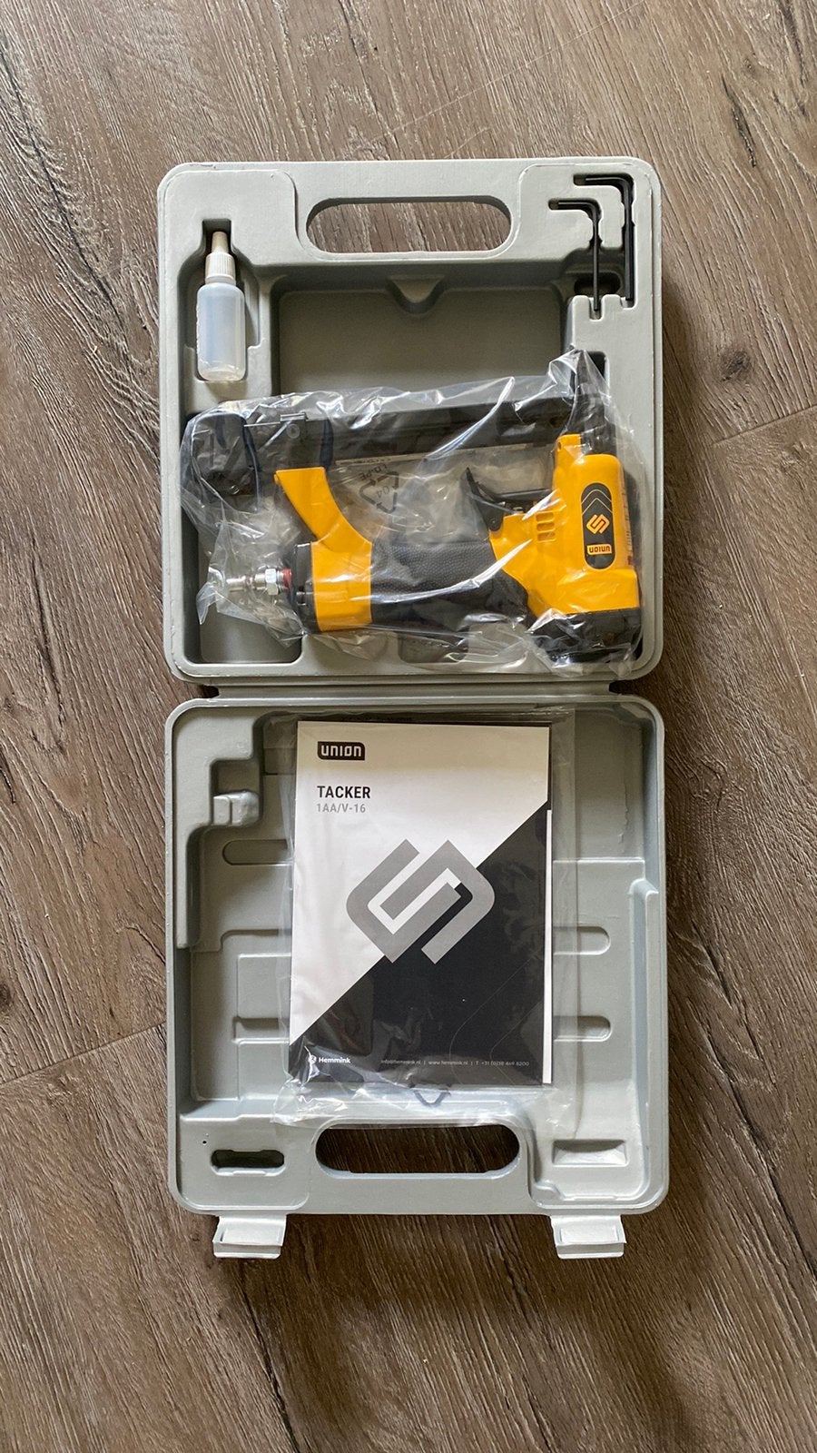 Tacker/nietmachine in koffer - nieuw, Bricolage & Construction, Outillage | Outillage à main, Enlèvement ou Envoi, Neuf, Cloueuse/agrafeuse