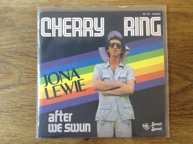 single jona lewie, 7 inch, Ophalen of Verzenden, Fotohoes, Rock en Metal