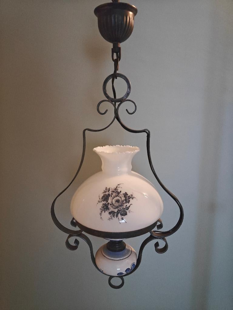 Lampe ancienne en porcelaine, Antiquités & Art, Enlèvement ou Envoi