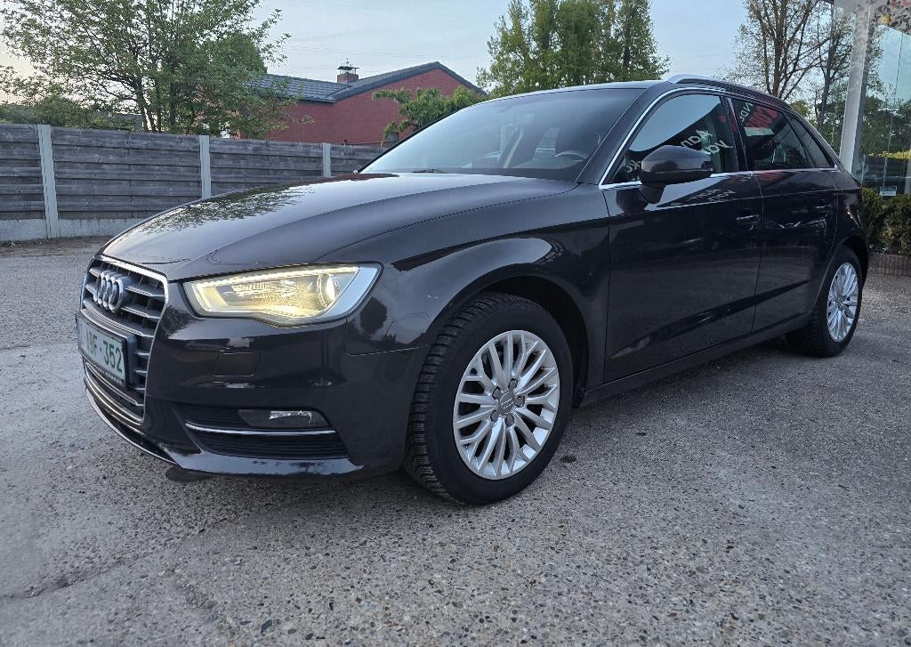Audi a3 sportback 1.6 diesel euro 6b, Auto's, Euro 6, Bruin, Leder en Stof, 5 deurs