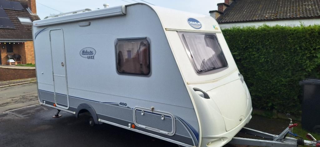 Caravane Caravelair antares 400 delux, Caravans en Kamperen, Caravans, Standaardzit, Luifel, Particulier, 4 tot 5 meter