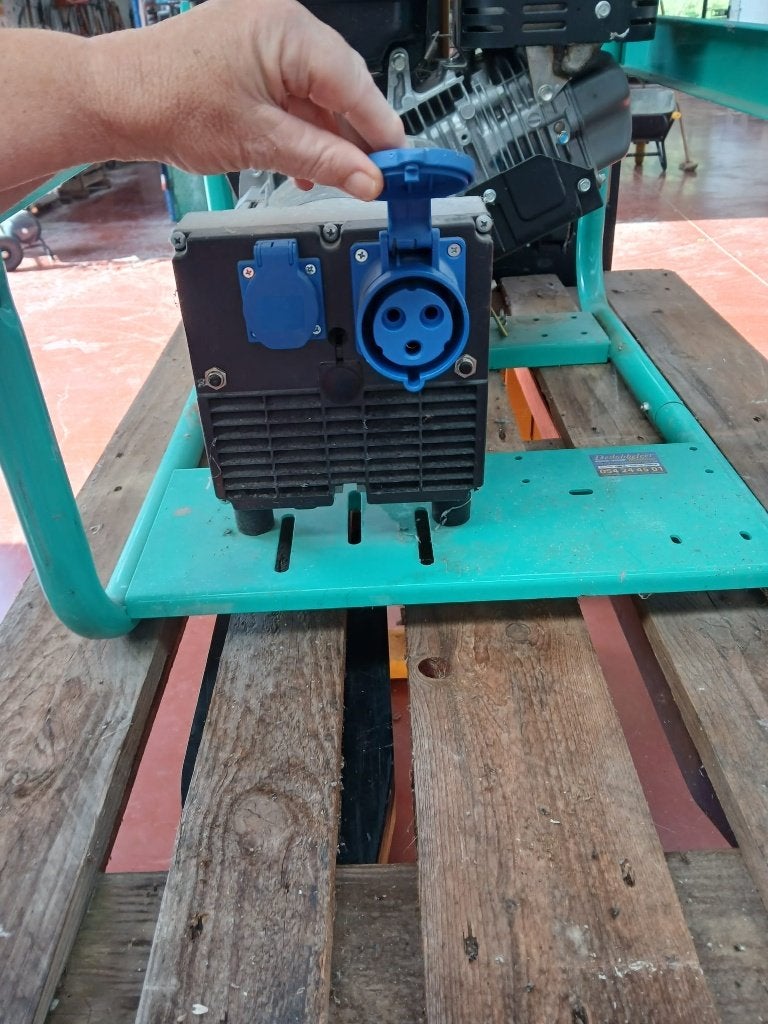 Stroomgenerator, Doe-het-zelf en Bouw, Ophalen of Verzenden, Zo goed als nieuw, 5 tot 10 kVA, Benzine