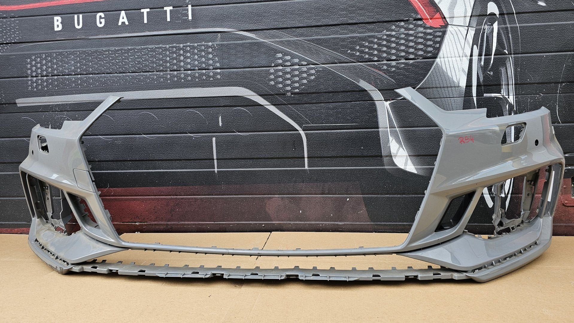 Voorbumper Audi A4 B9 8W RS4 6xPDC KLS ORGINEEL bj.2016-2019, Auto-onderdelen, Gebruikt, -, Voor, Ophalen of Verzenden