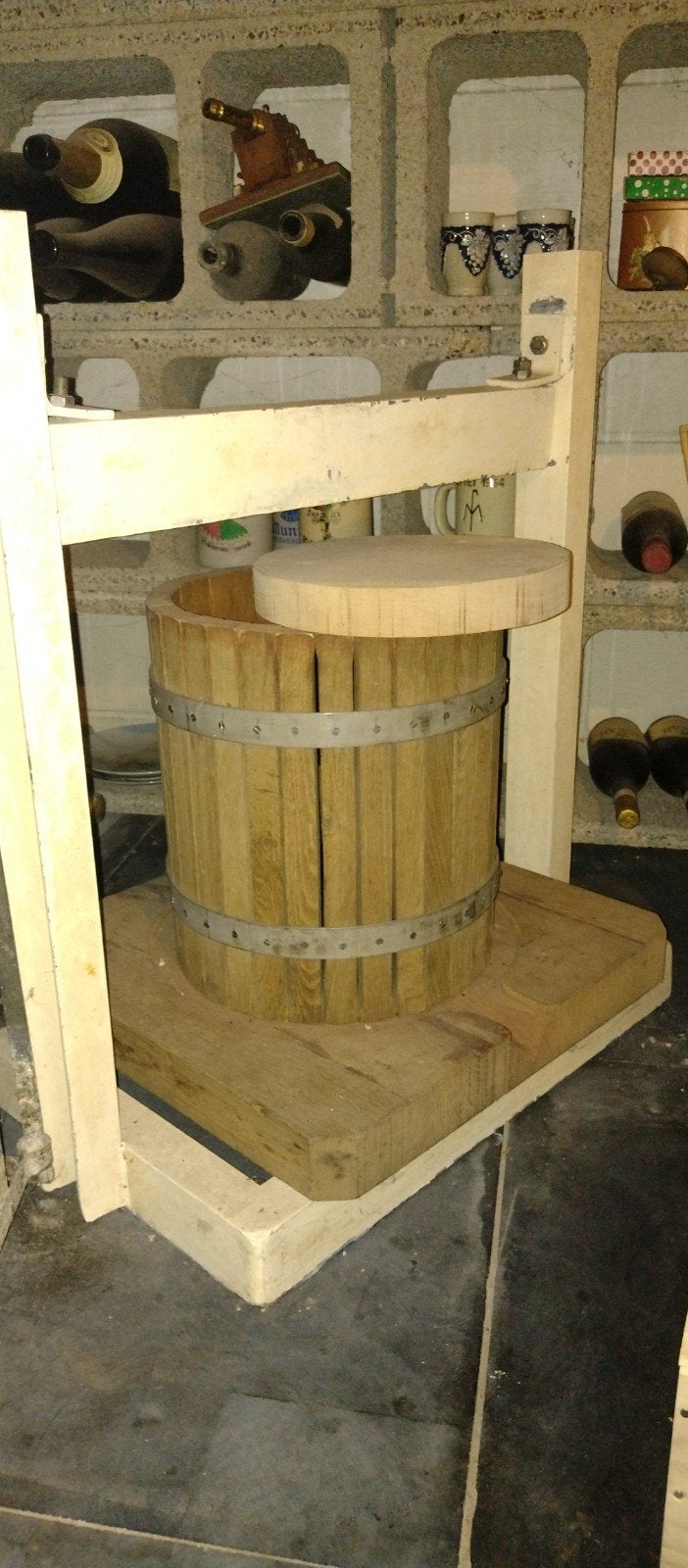 wijnpers, fruitsappers. Eik en zwaar ijzeren frame. Nieuw., Ophalen