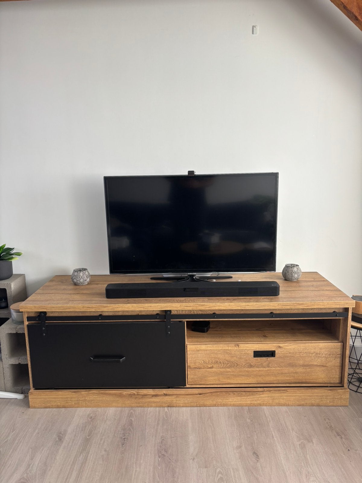 Tv meubel : Weba kaszimiro, Huis en Inrichting, Ophalen, Zo goed als nieuw