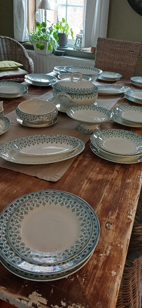 Service de table ancien style Terre de Fer 12 personnes, Enlèvement