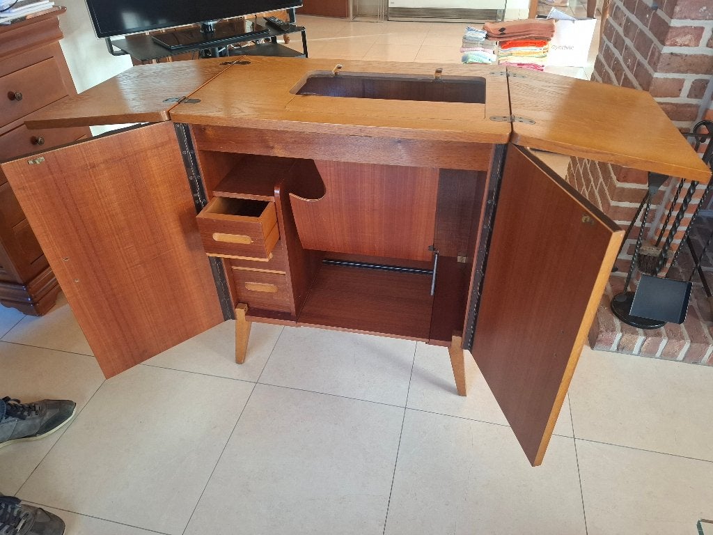 naaimachine kastje, Hobby & Loisirs créatifs, Enlèvement, Utilisé, Accessoires, Autres marques