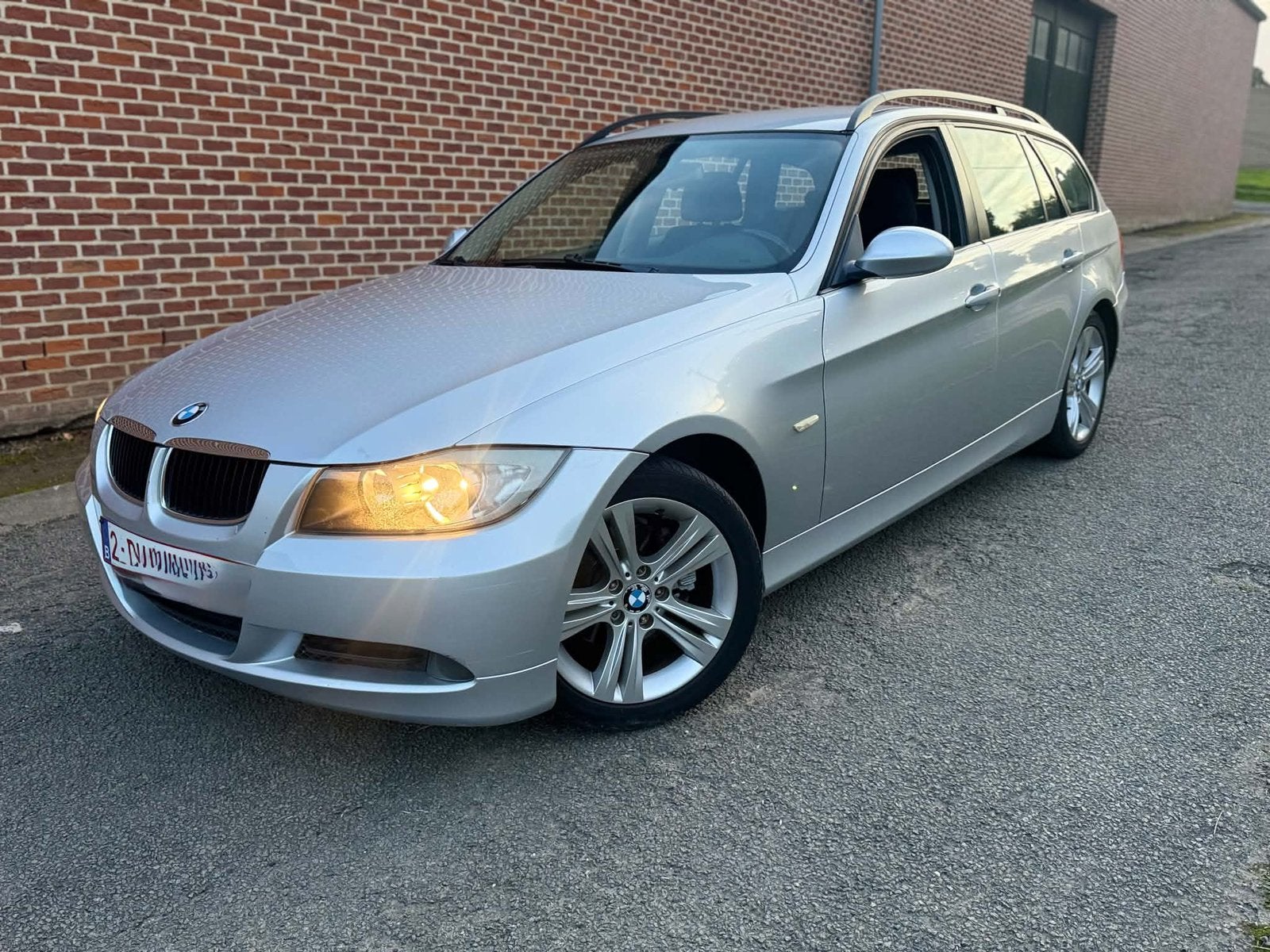 Bmw 318 Avec demande D ’ Immatriculation, Autos, Achat, Entreprise, Boîte manuelle, 5 portes