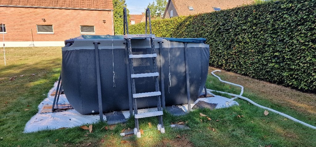Intex Ultra Xtra zwembad: 549cm x 274cm x 132cm, 200 tot 300 cm, Zo goed als nieuw, Rechthoekig, Ophalen