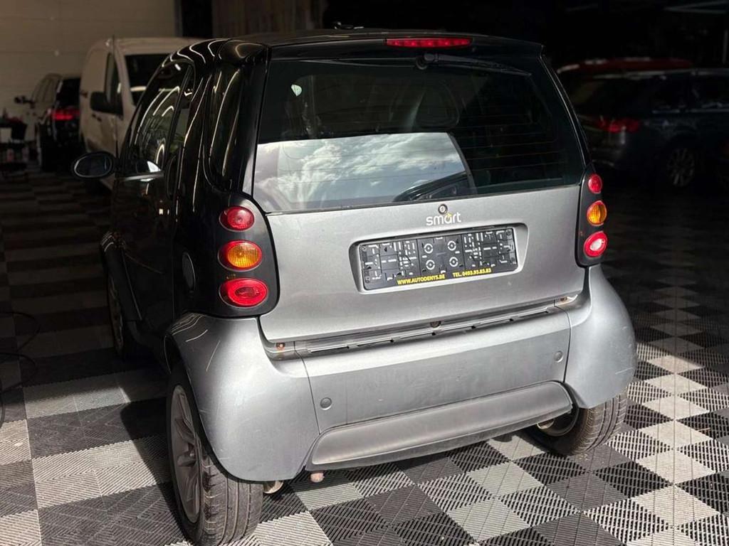 Smart forTwo Coupé 0.7 Turbo AUTOMATIQUE bj. 2004 137000km, Auto's, Gebruikt, 990 kg, Bedrijf, Berline