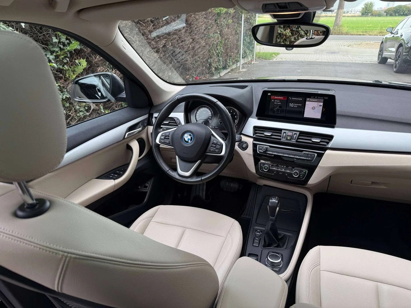BMW X1 Plug in Hybride,Open dak,Leder,Elektrische zetels met, Autos, BMW, 32 g/km, Achat, https://public.car-pass.be/vhr/18a63ec0-8af9-458f-aaea-48ba89ef7670