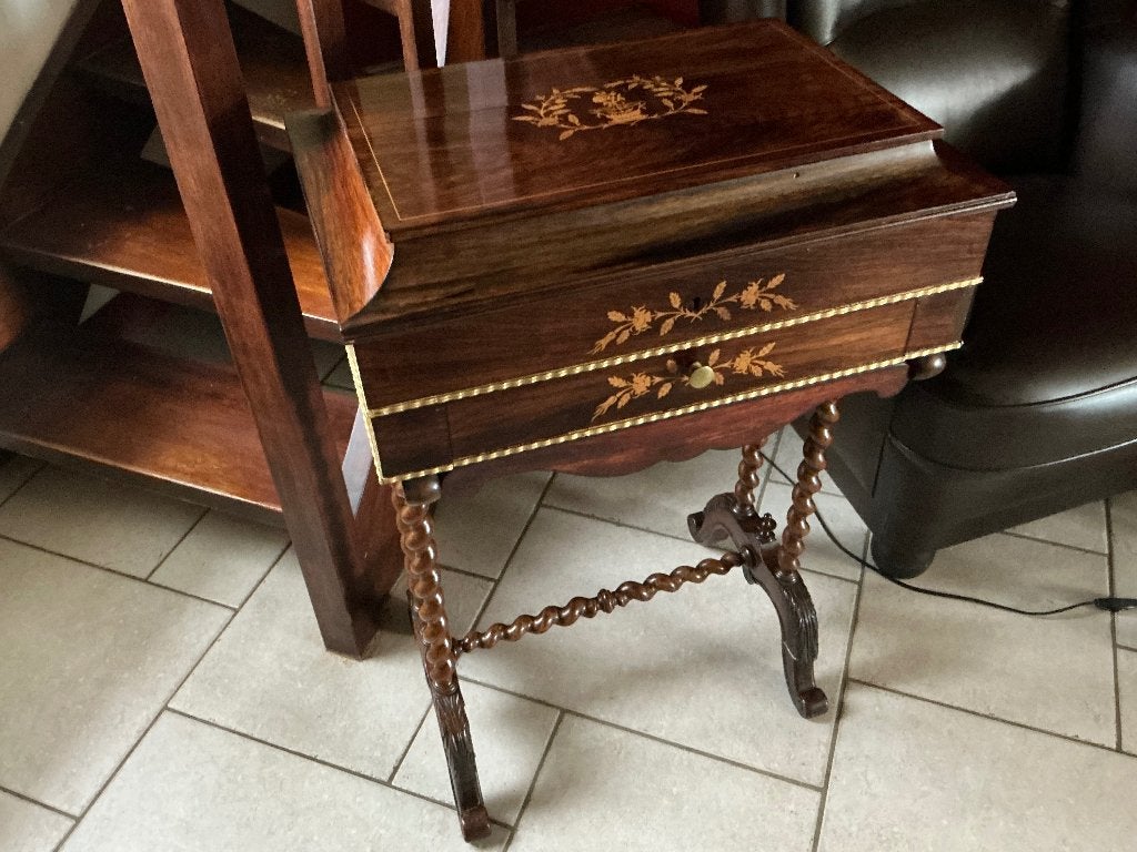 TABLE A OUVRAGE NAPOLÉON 3, Enlèvement