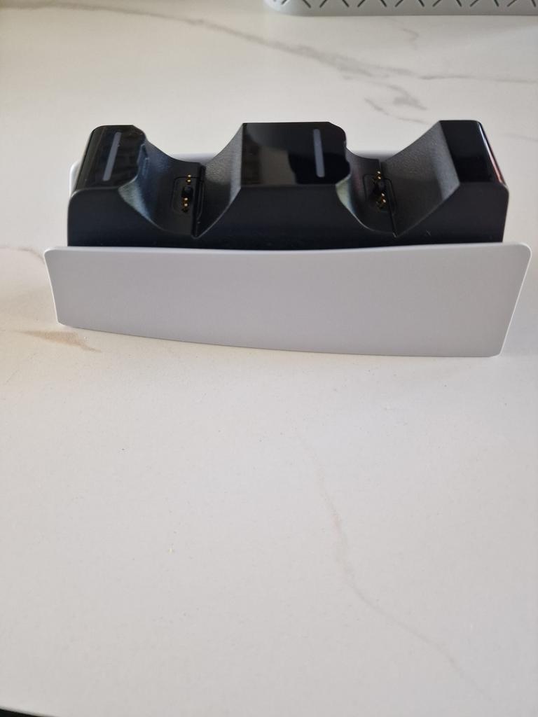PS5 Dual Charging Dock voor controllers, Games en Spelcomputers, Spelcomputers | Sony PlayStation 5, Zo goed als nieuw, Playstation 5