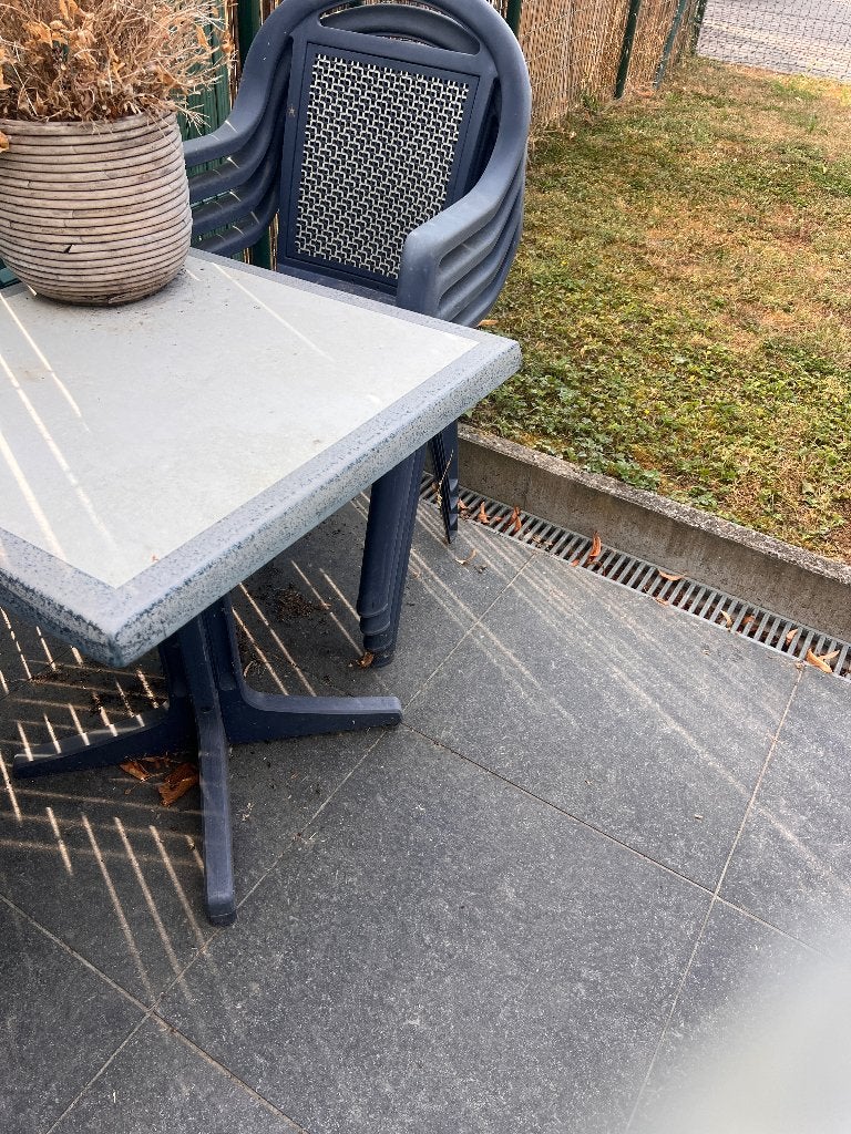 Tuin tafeltje en stoelen, Ophalen, Gebruikt, Vierkant, Plastic
