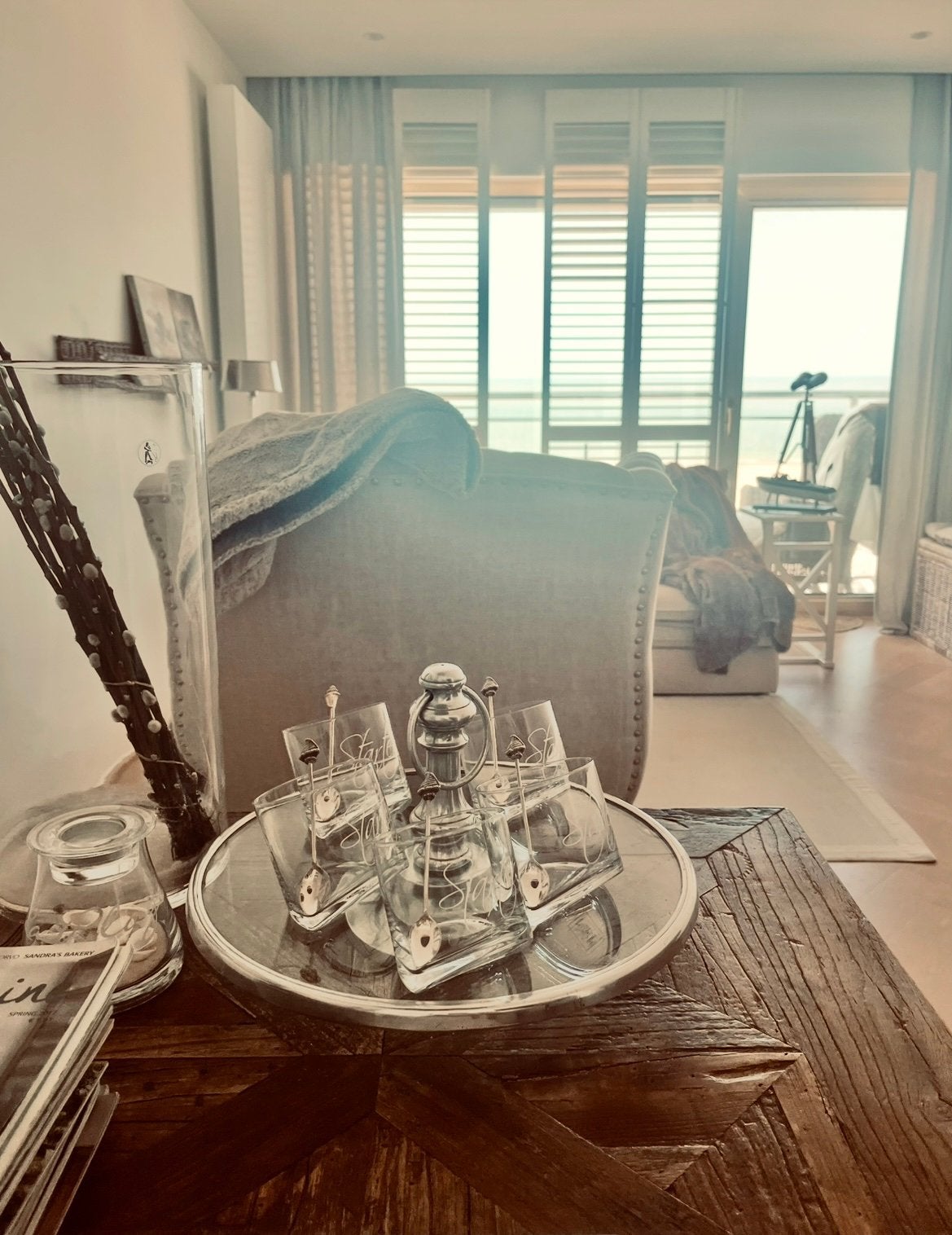 Grande étagère en verre en acier inoxydable Rivièra Maison, Maison & Meubles, Accessoires pour la Maison | Étagères, Enlèvement ou Envoi