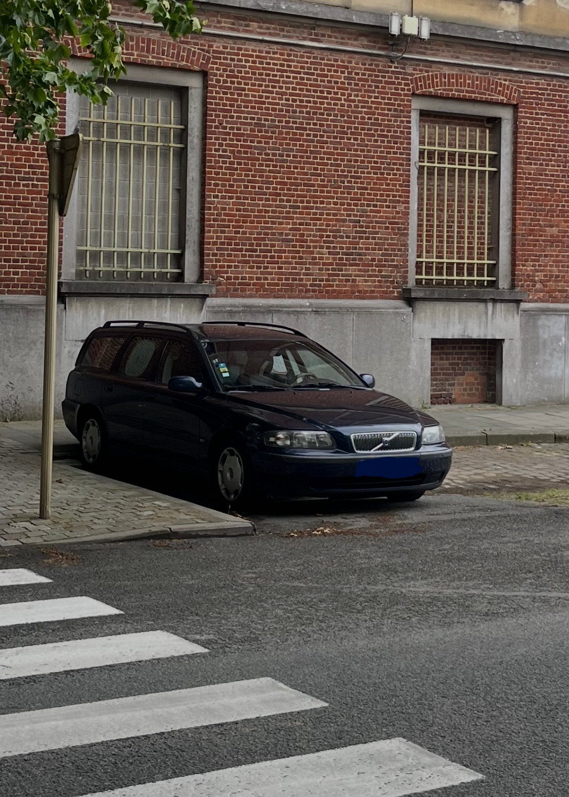 Volvo V70 2.4 LPG - Accidenté !, 2435 cm³, Achat, Noir, 5 cylindres