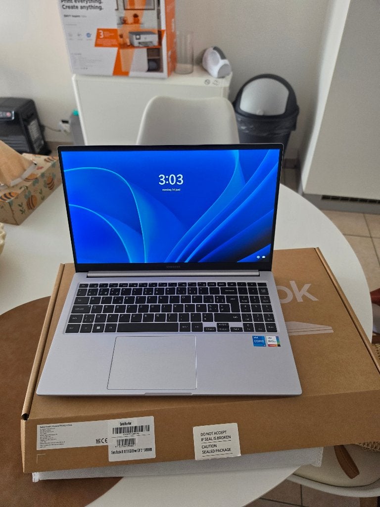 Galaxy Book 4 + printer HP, Computers en Software, Windows Laptops, 256 GB, 15 inch, Nieuw, Ophalen of Verzenden