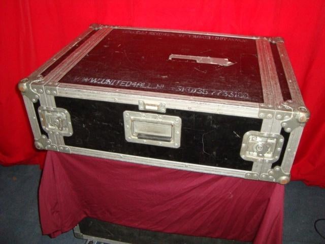 Utilisé : Flightcase universal 56  24,5  79,5 noir, Enlèvement ou Envoi, Utilisé, Flight case