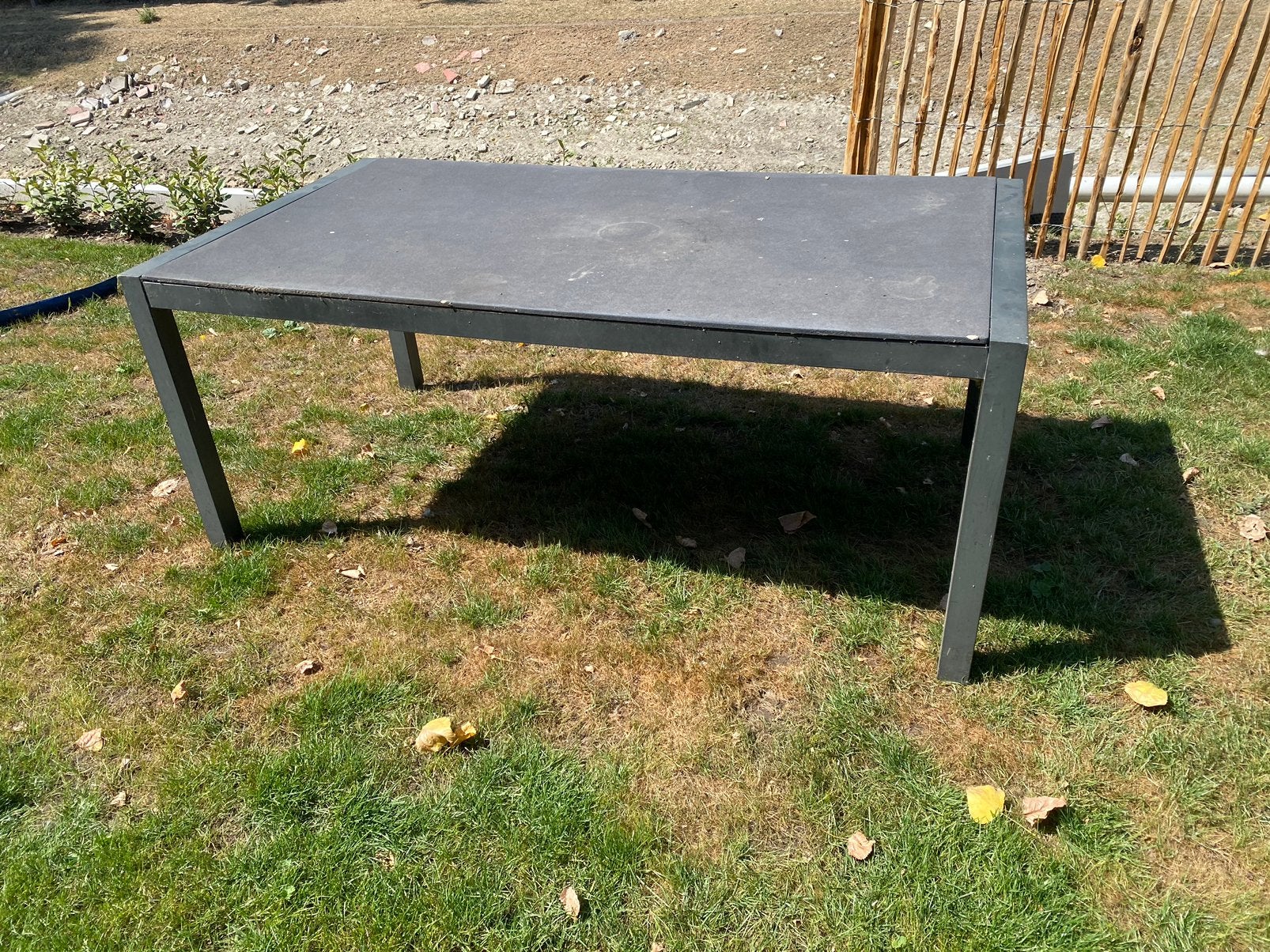 Tuintafel, stenen blad, Ophalen, Zo goed als nieuw