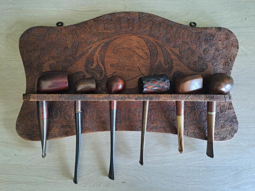Vintage pijpenrek met 6 pijpen, Verzamelen, Rookartikelen, Aanstekers en Luciferdoosjes, Ophalen