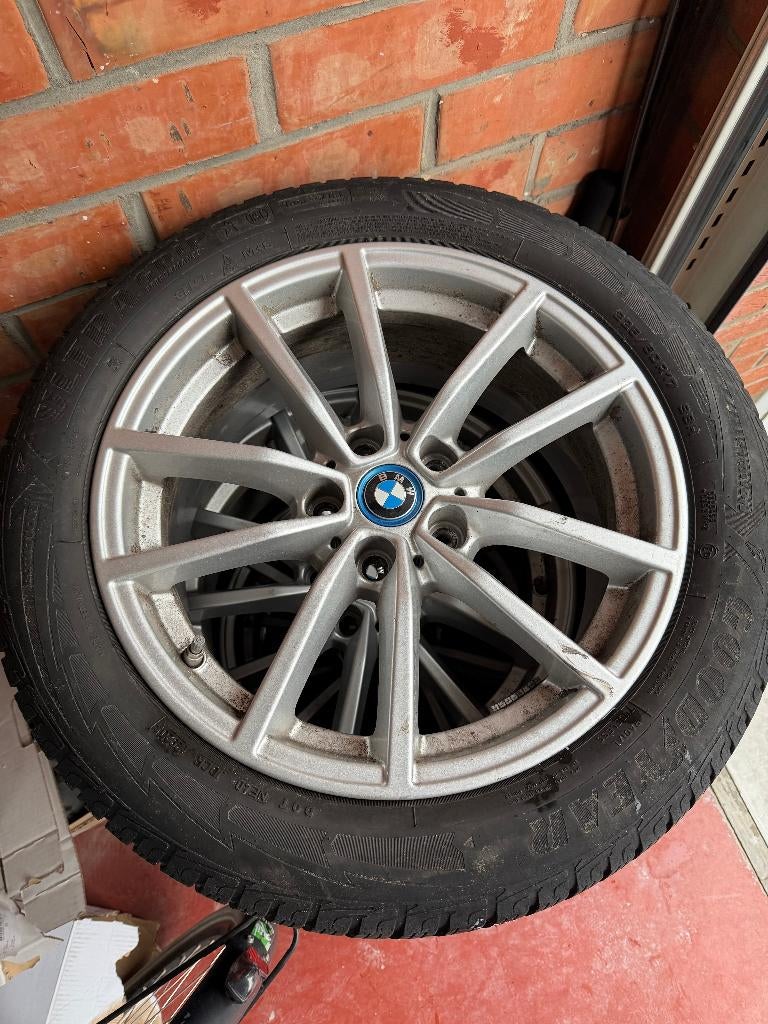 Ensemble complet de jantes BMW 17 pouces + pneus Goodyear, Autos : Pièces & Accessoires, Pneus hiver, Véhicule de tourisme, Autre