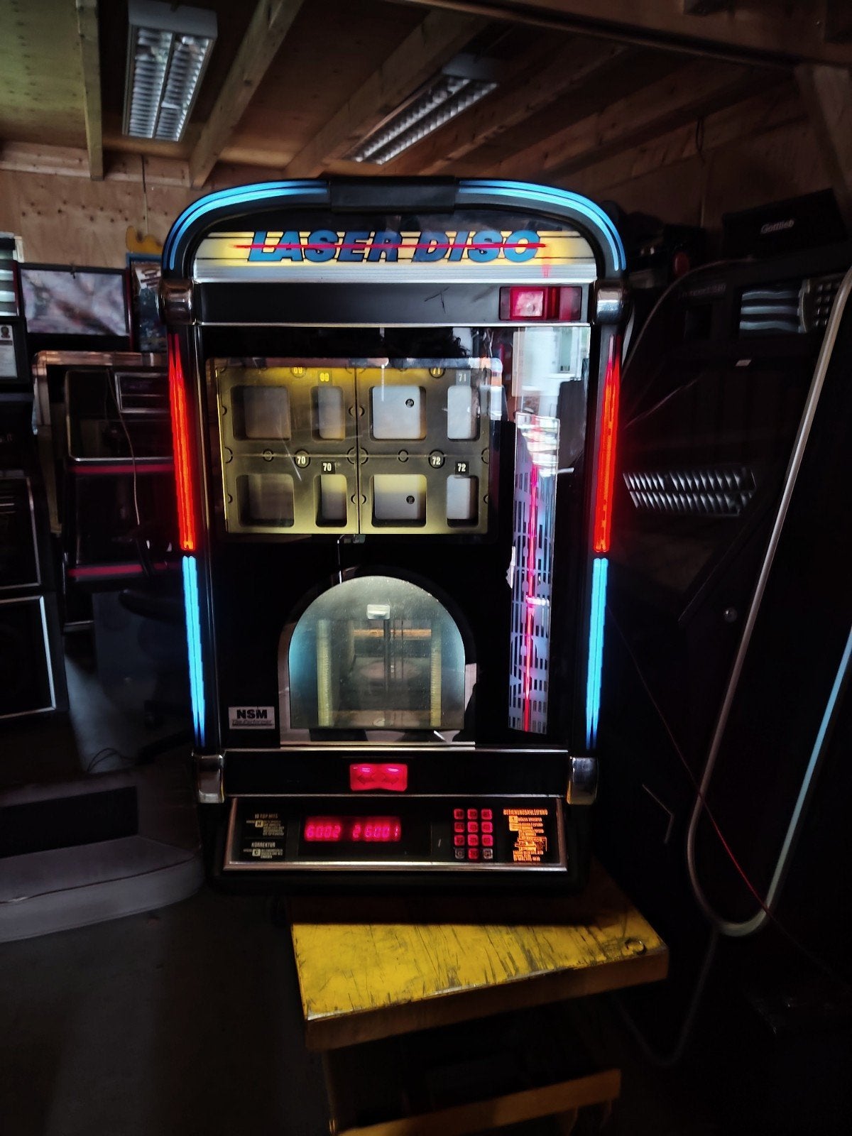 Wk deal cd jukeboxen,voor mensen die geen voetbal kijken, Verzamelen, Automaten | Jukeboxen, Ophalen of Verzenden