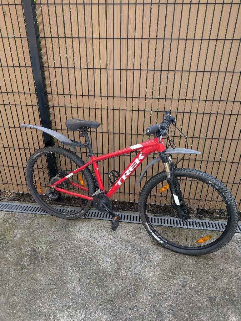 VELO TREK ROUGE MARLIN 6 CADRE 15,5 POUCES, Vélos & Vélomoteurs, Autres marques, Enlèvement, Utilisé, Autres dimensions