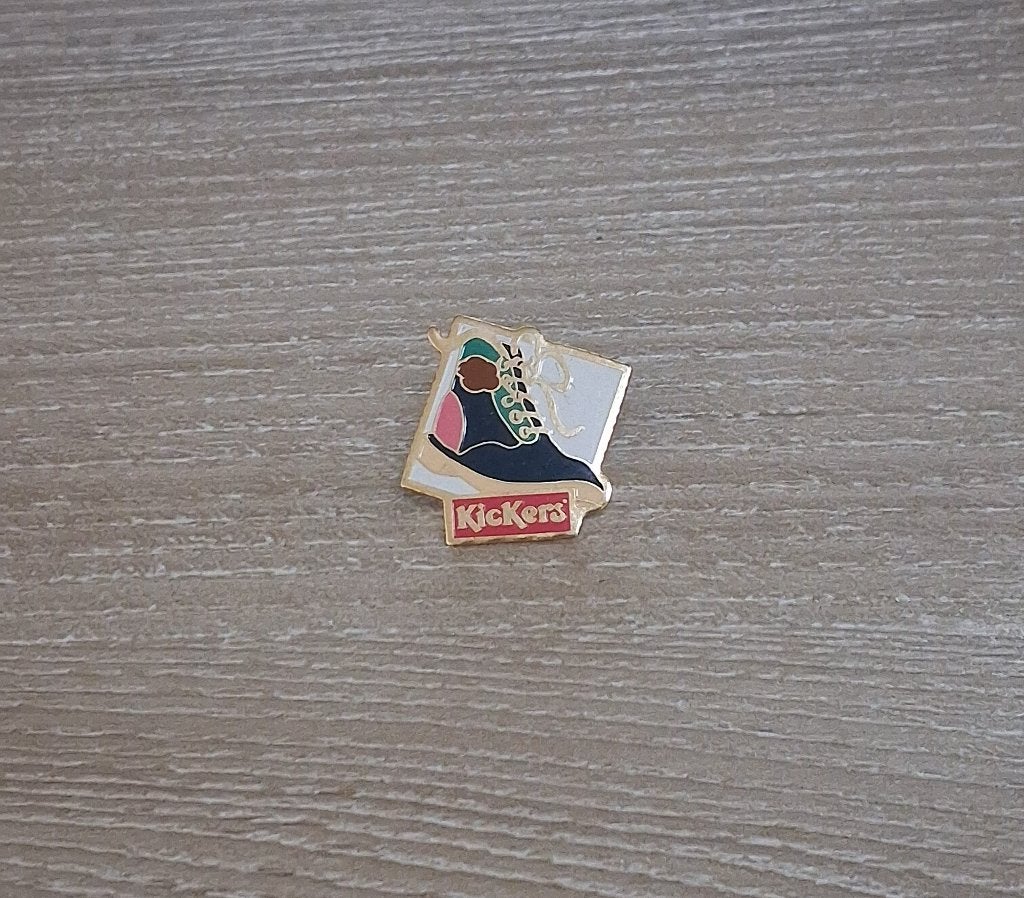 PIN - KICKERS - SCHOENEN - CHAUSSURES, Verzenden, Gebruikt, Merk, Speldje of Pin