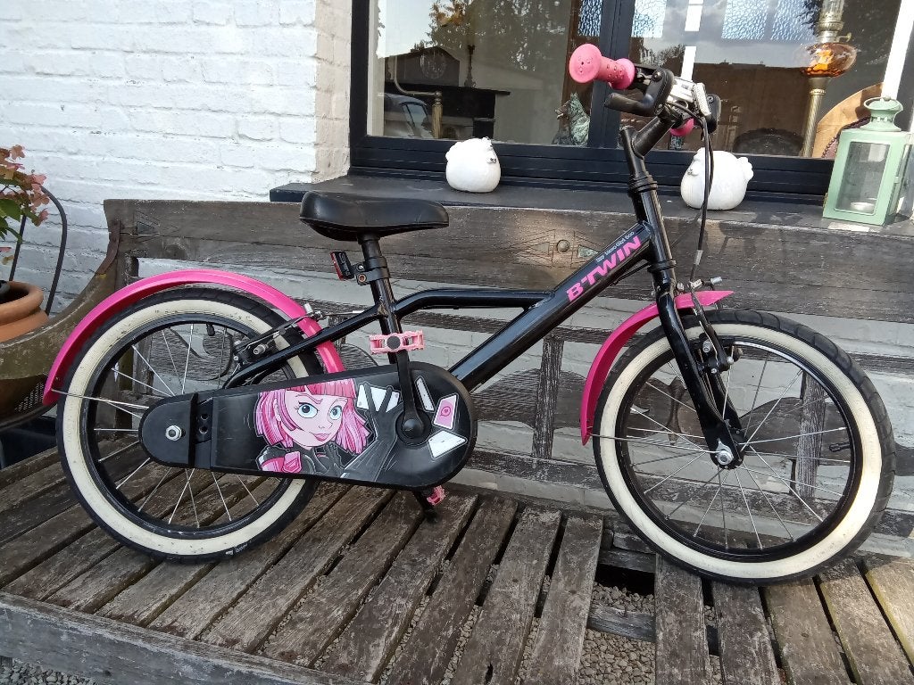 Kinderfiets 16 inch merk B-Twin (meisjes) zo goed als nieuw., Fietsen en Brommers, Ophalen, 16 tot 20 inch, Velgrem, B-Twin