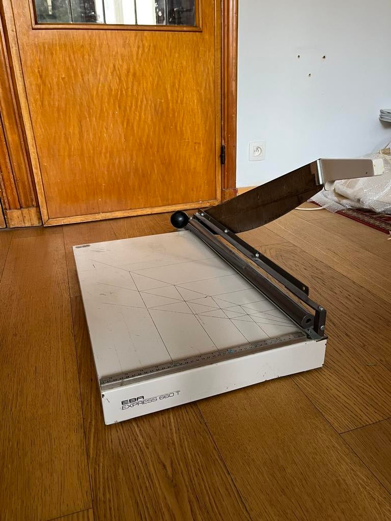 Papiersnijder, guillotine. Eba express 660 T, Hobby en Vrije tijd, Ophalen, Gebruikt, Gereedschap of Accessoires