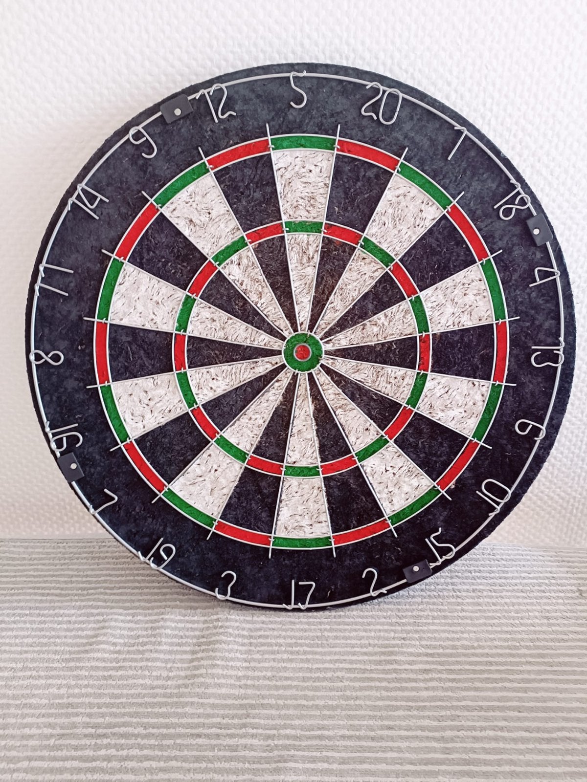 Dartbord D45cm, Sport en Fitness, Ophalen, Zo goed als nieuw, Dartbord