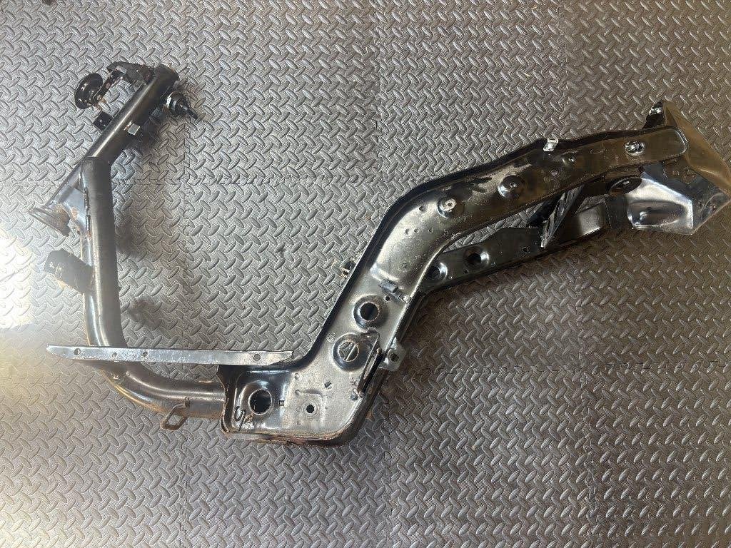 A Klasse Frame Piaggio Zip (Belgische Papieren), Fietsen en Brommers, Brommeronderdelen | Scooters, Piaggio, Frame, Ophalen of Verzenden