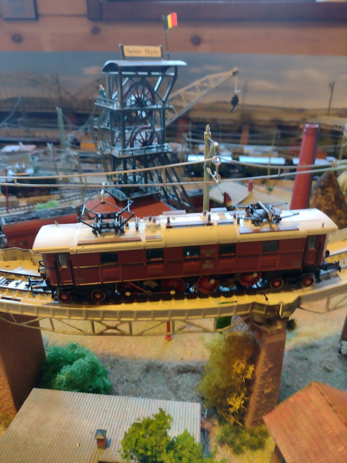 Marklin bruine elektrische locomotief 2860, Hobby en Vrije tijd, Wisselstroom, Gebruikt, Locomotief, Ophalen of Verzenden