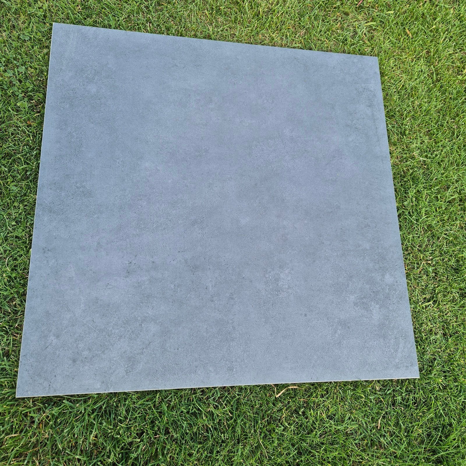 Carrelage extérieur neuf 60x60 cm – 2 cm – Anthracite – 35 m, Bricolage & Construction, Dalles & Carrelages, Neuf, Enlèvement ou Envoi