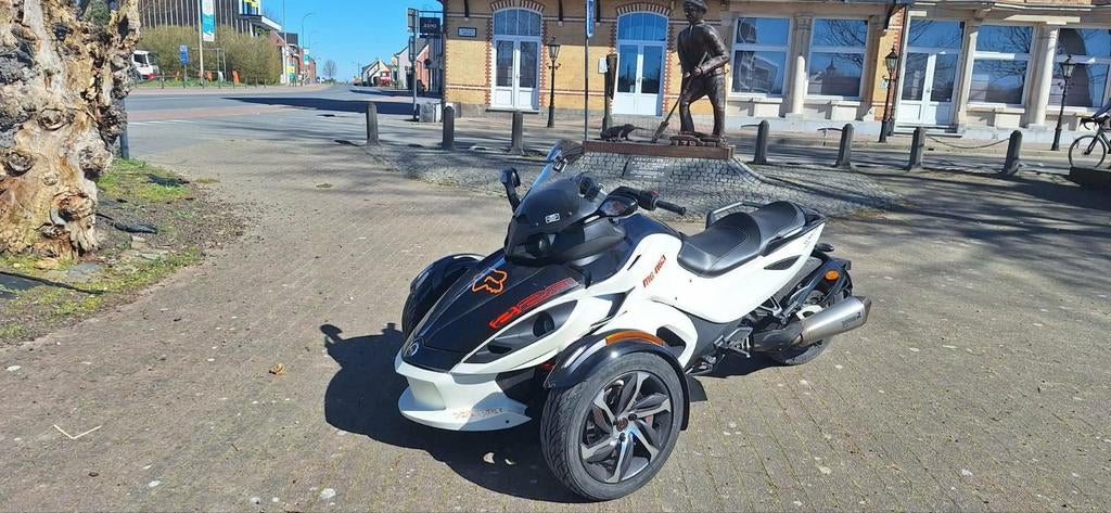 Can-Am Spyder Bombardier RS-S-991-SE5, 998 cm³, Plus de 35 kW