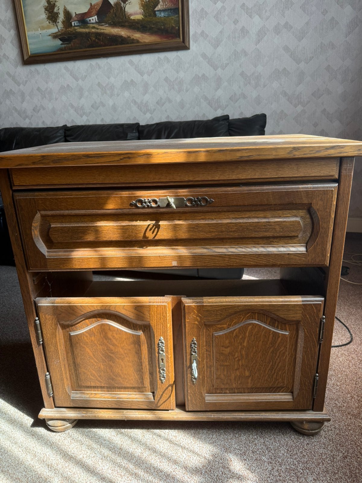 Massief houten dressoir/kledingkast, Ophalen, Zo goed als nieuw