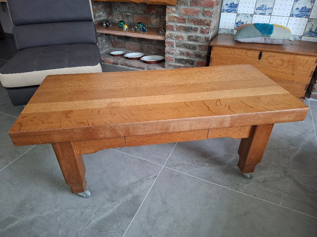 Table basse plaqué chêne à vendre, 100 à 150 cm, Enlèvement, Utilisé, 50 à 100 cm