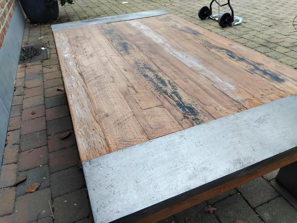 unieke salontafel in teakhout en staal, Huis en Inrichting, Tafels | Salontafels, Ophalen, Zo goed als nieuw, Teakhout