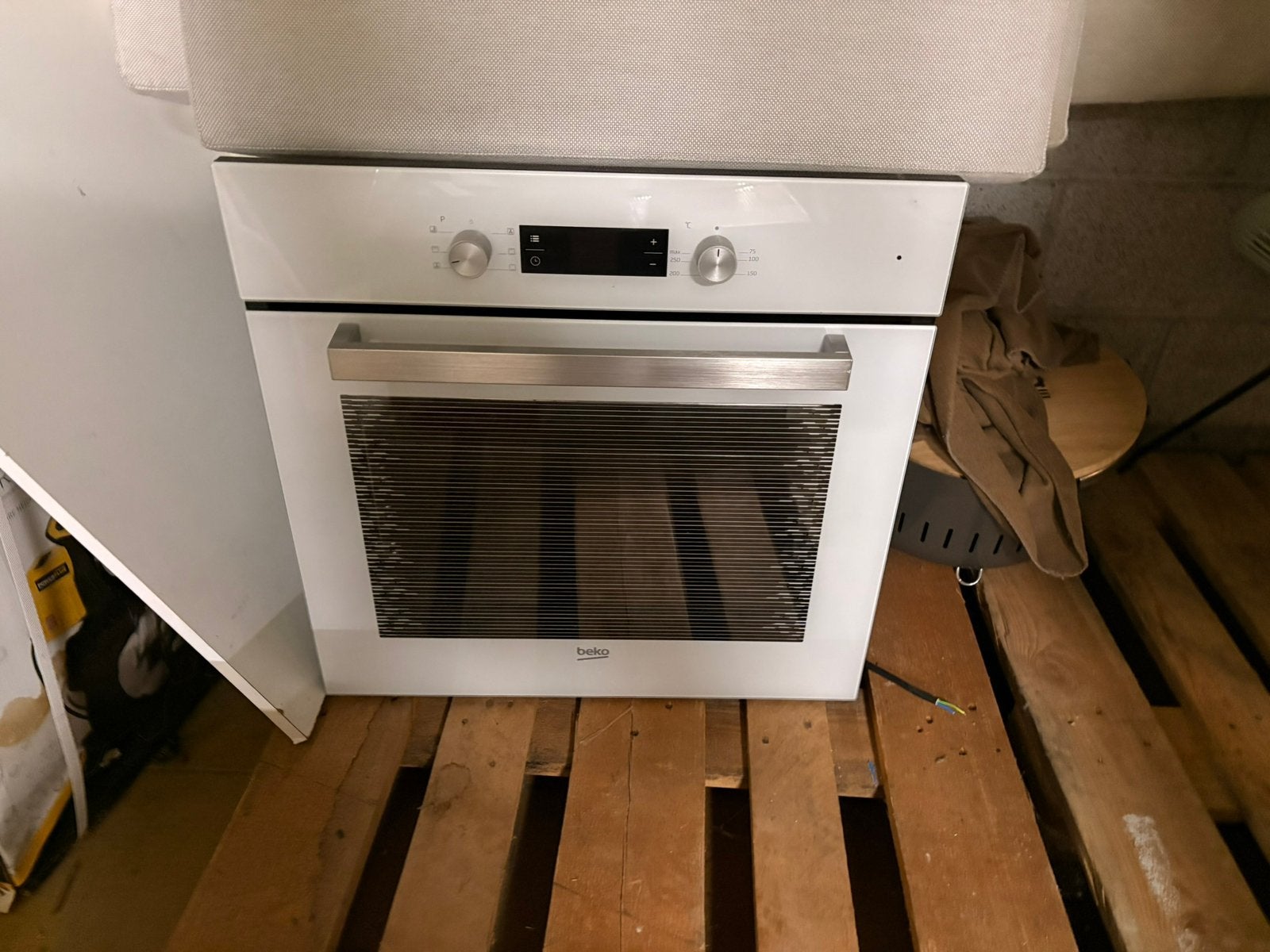 Beko oven, Elektronische apparatuur, Ophalen, Zo goed als nieuw, Oven