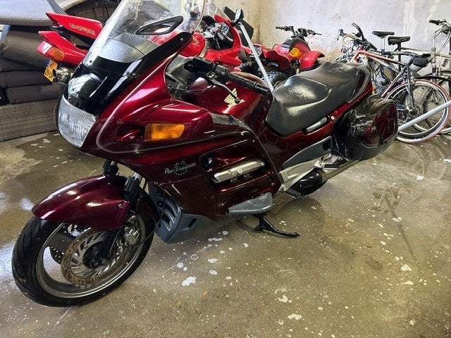 Honda Pan European ST 1100, Motoren, Motoren | Honda, Particulier, Toermotor, meer dan 35 kW, 4 cilinders, Motorrijbewijs A, Cardan-aandrijving